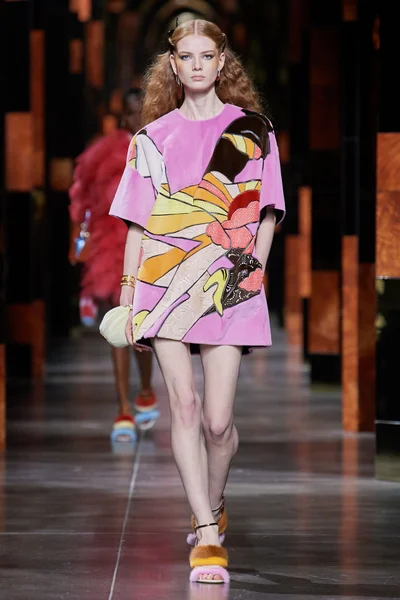 Look 35